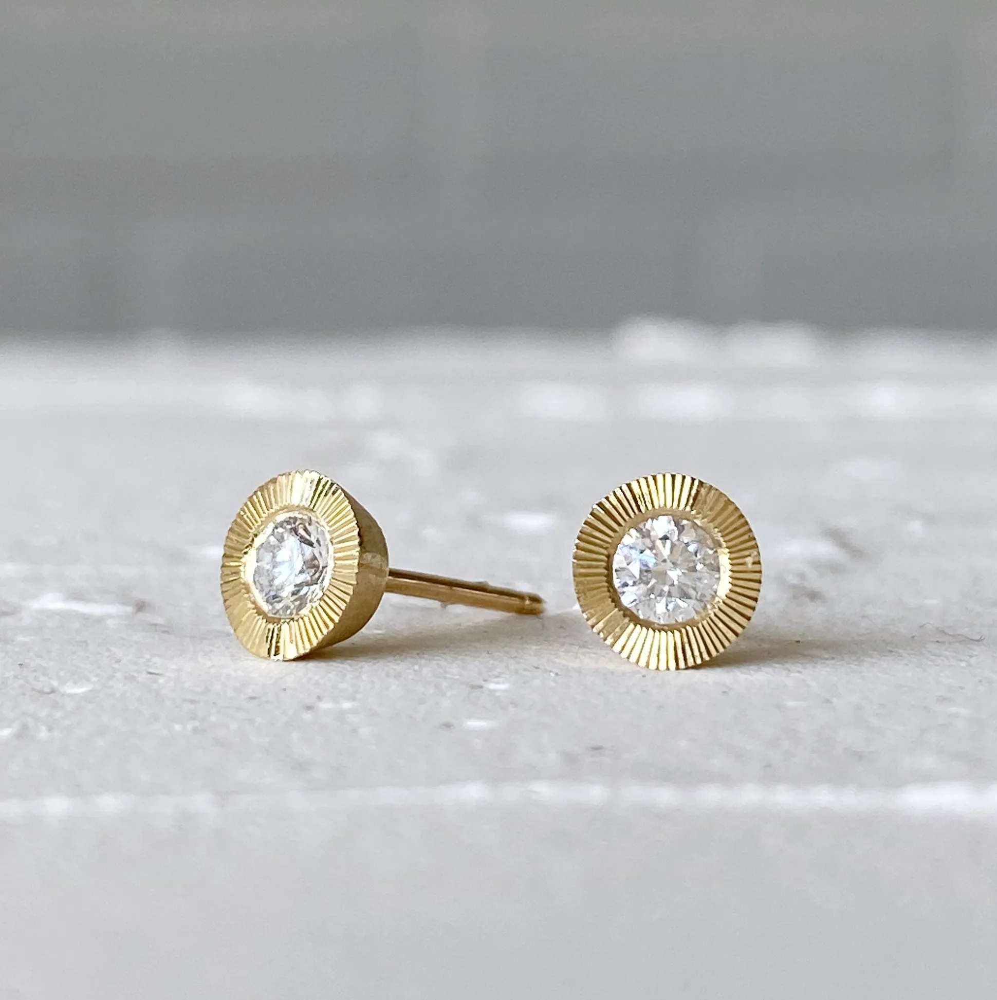 Large Aurora Diamond Stud Earring in Yellow Gold