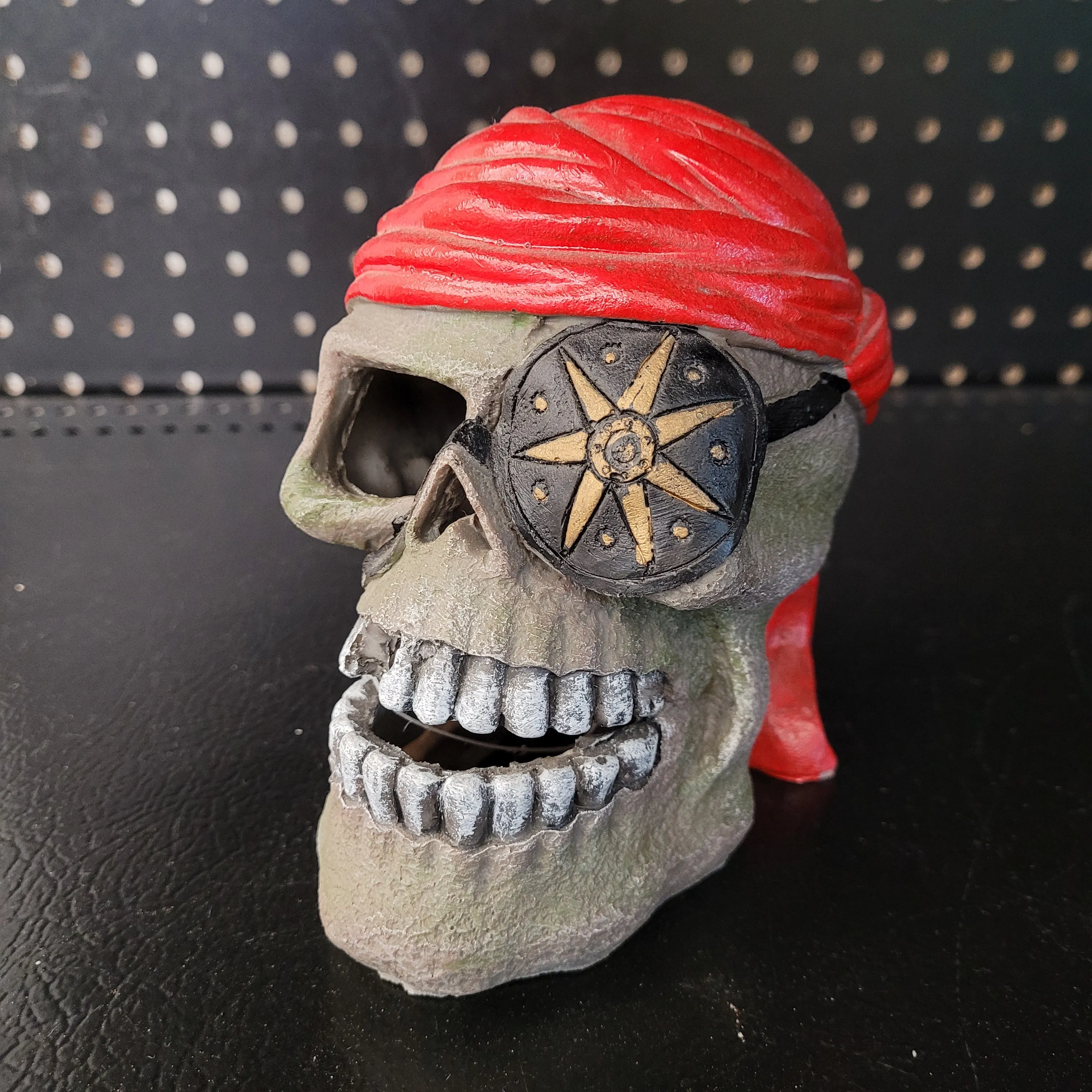 Marina Polyresn Ornamt Pirate Skull,L.