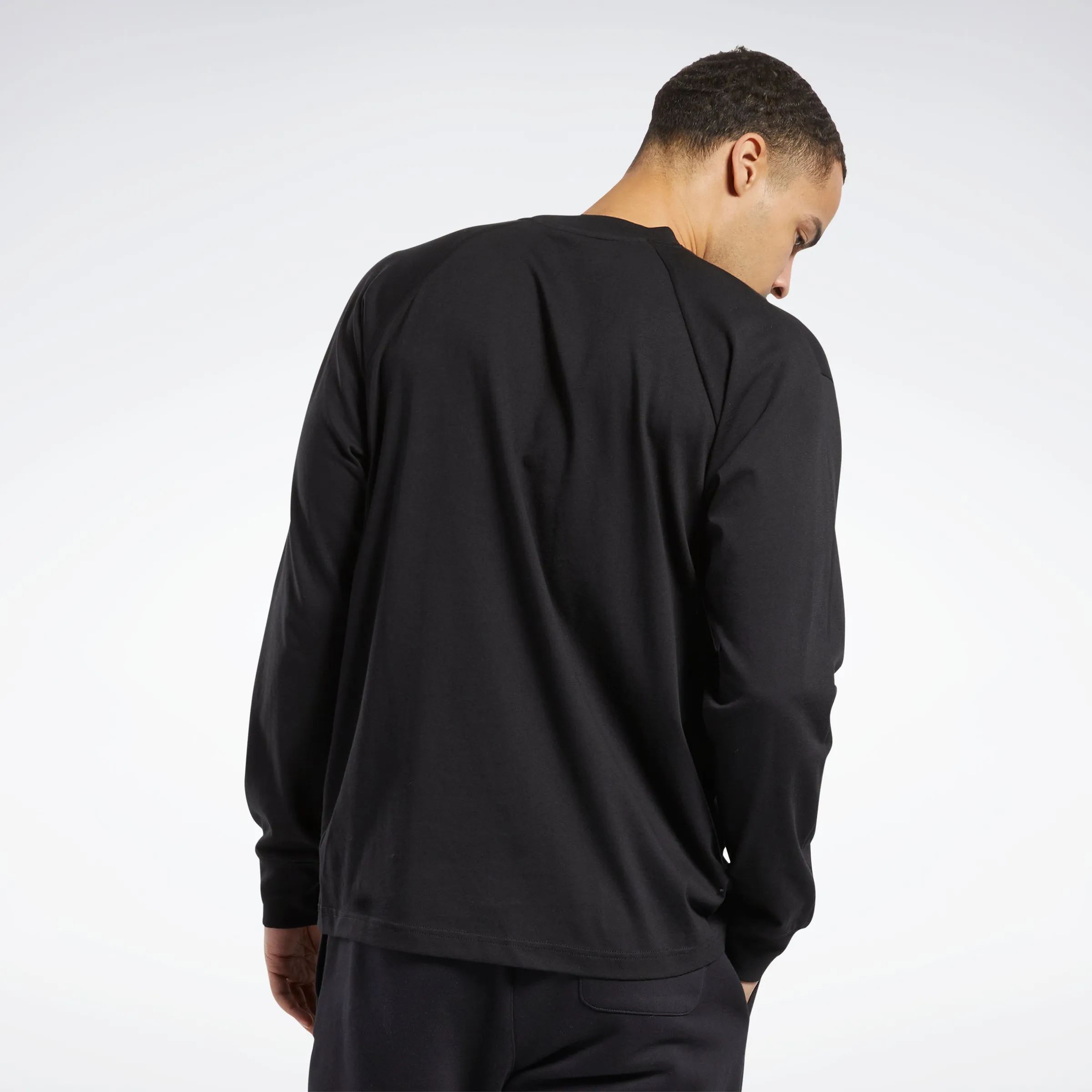 Reebok Apparel Men Classics Wardrobe Essentials Long-Sleeve Top T-Long-Sleeve Top Black